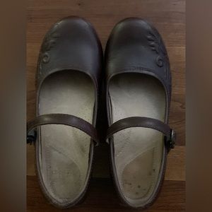 Dansko Size 38/7.5-8 Maryjane shoe.
